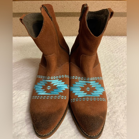 Musse & cloud Suede Aztec embroidered boots - Picture 1 of 12